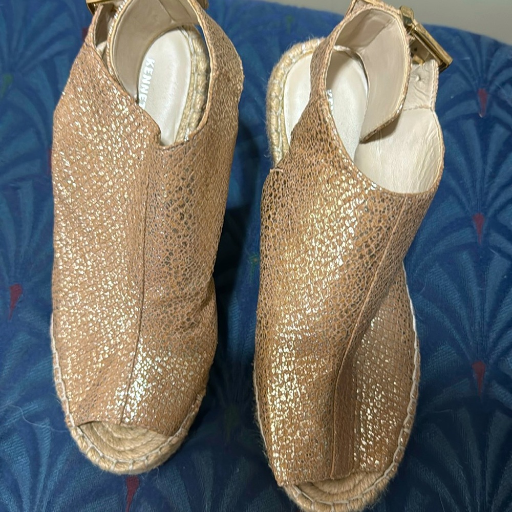 Kenneth Cole espadrille wedge sandals NWOT